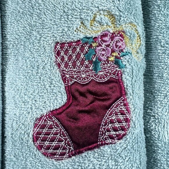 VTG Christmas Holiday Hand Towels 100% Cotton Stitched Green Set of 3 Embroidery - Picture 3 of 16